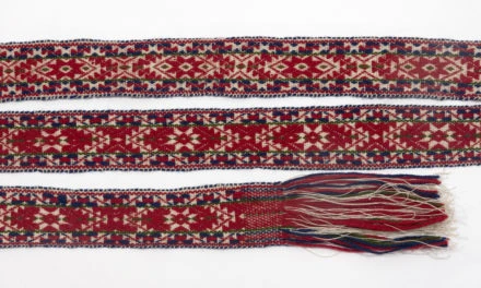 Pick-up belt weaving
